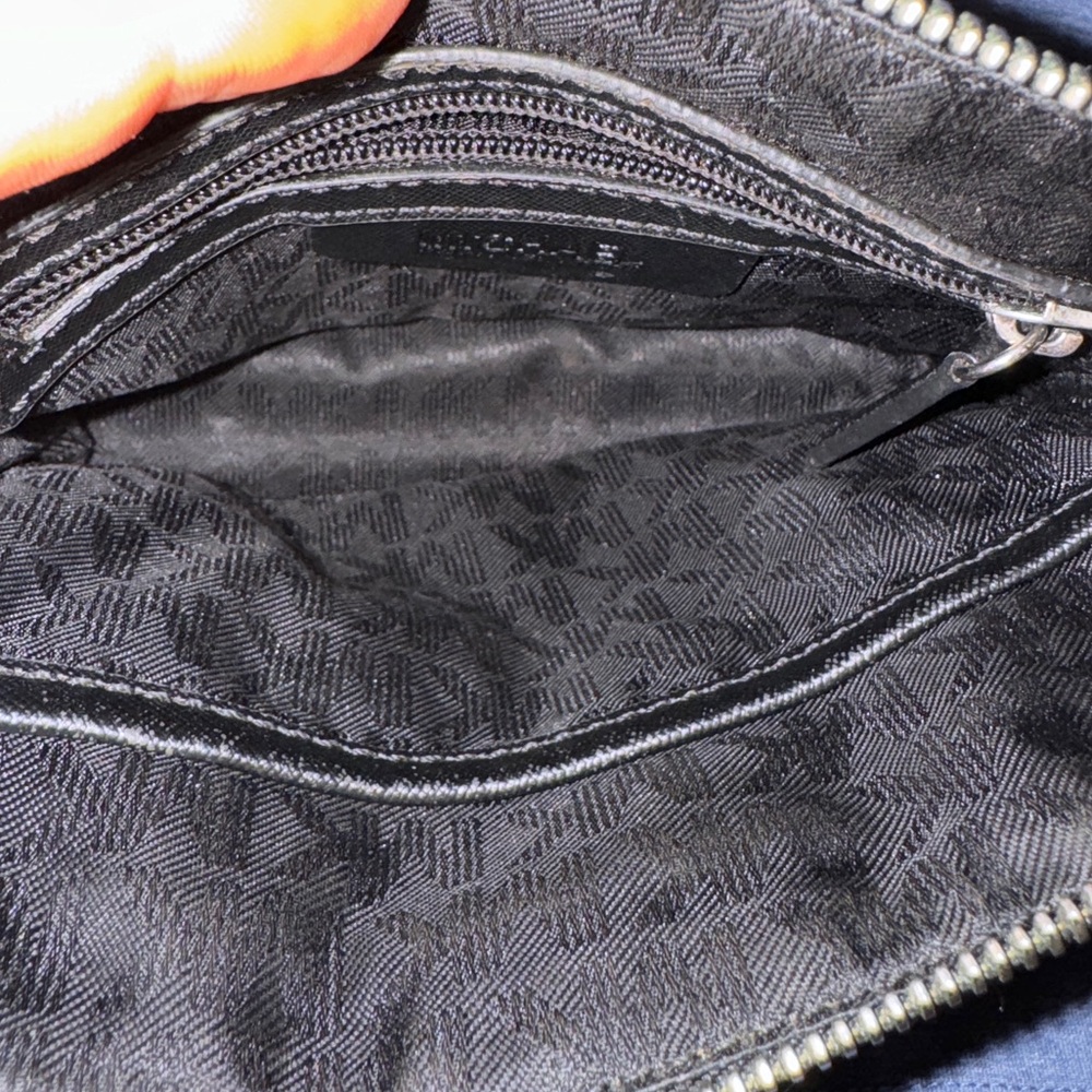 Michael Kors Cindy extra-small Saffiano leather purse - Picture 2 of 2